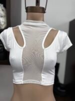 Remera con tull separada