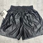 Short engomado cintura frunce
