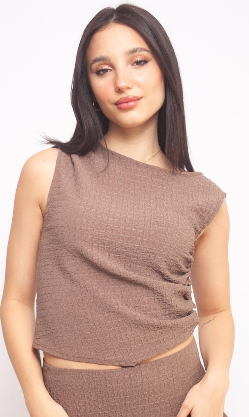 06563a5a-4246-4f94-8bc2-29928755da25 Bruselas muscu en punta - Imagen 1